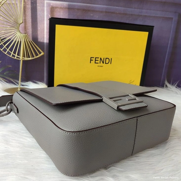 Vintage HOT Fendi Grey Romano Leather Messenger In Medium Cuoio Baguette 0718